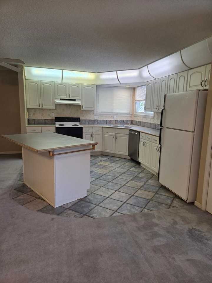 86 Landeau Cir - Photo 2 of 18