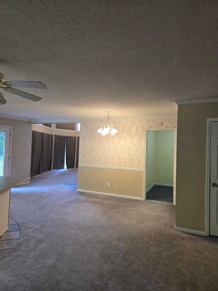 86 Landeau Cir - Photo 4 of 18