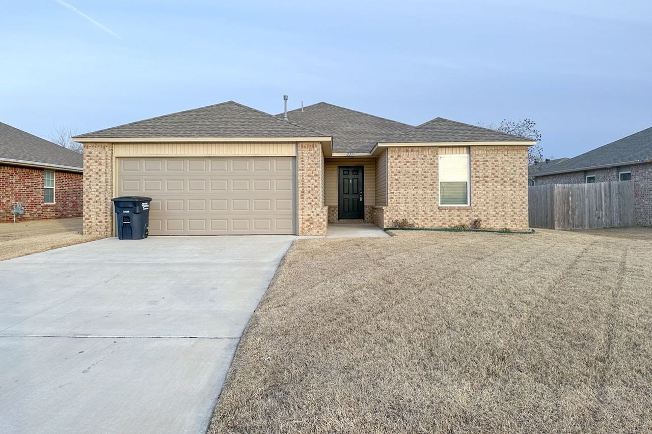 2311 Bent Tree Rd - Photo 2 of 19