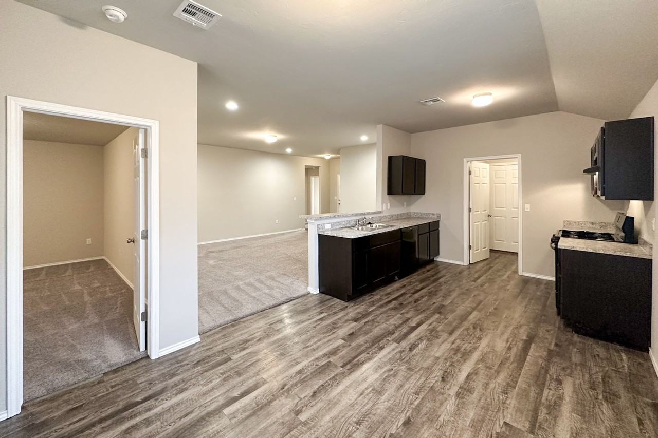 2311 Bent Tree Rd - Photo 4 of 19