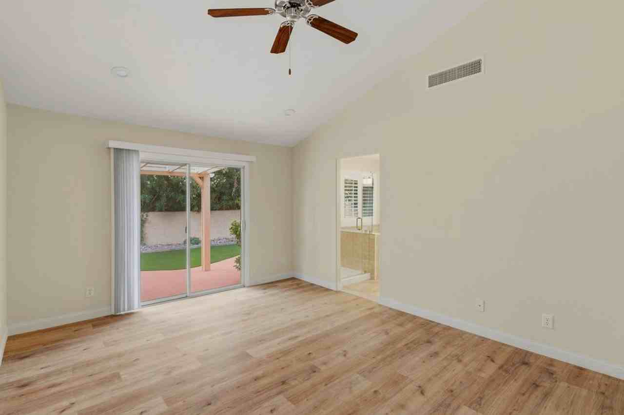 235 Scotgrove St - Photo 7 of 34
