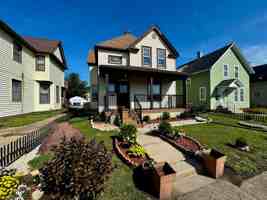 featured image of 1422 11th St