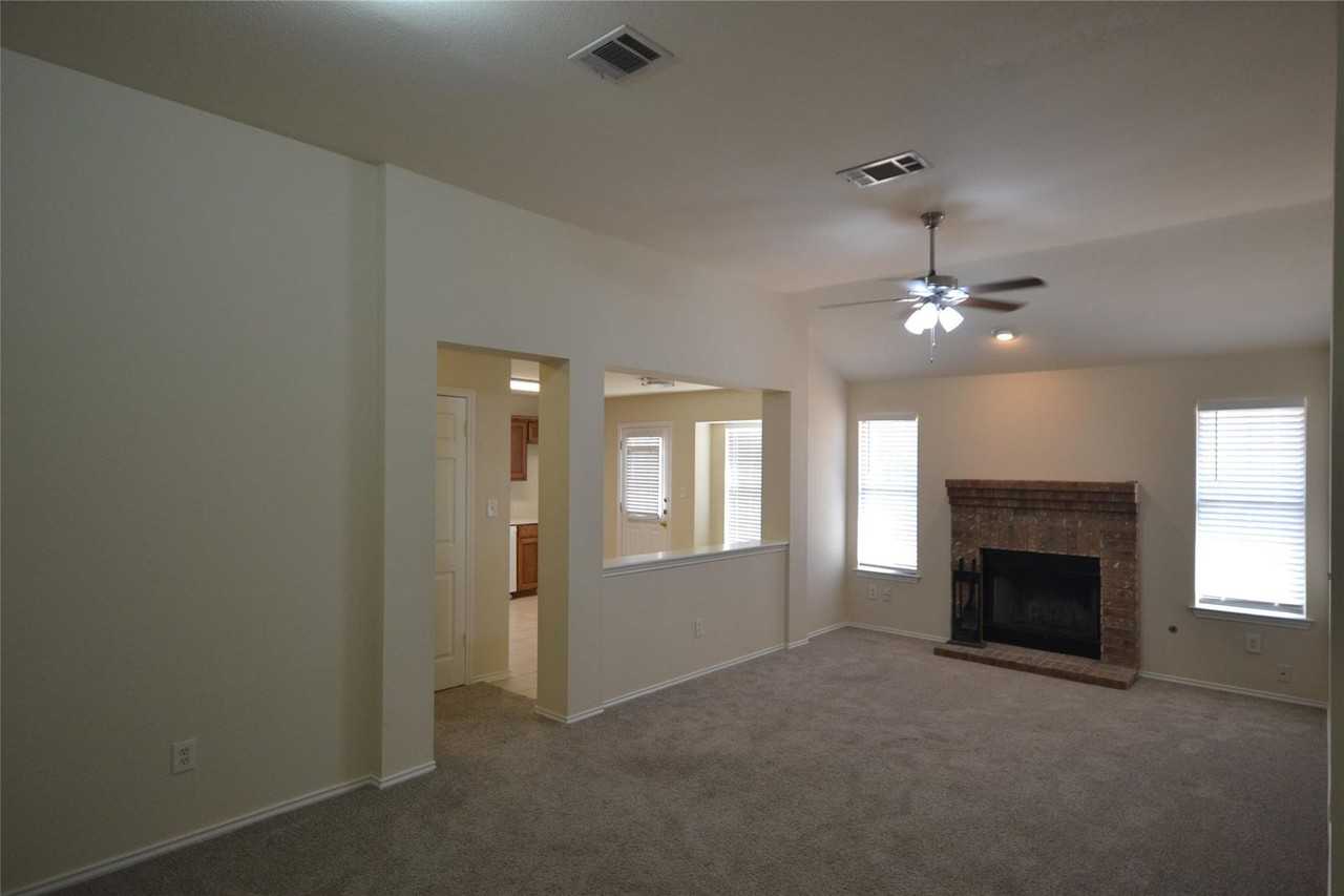 718 Meadow View Dr - Photo 6 of 18