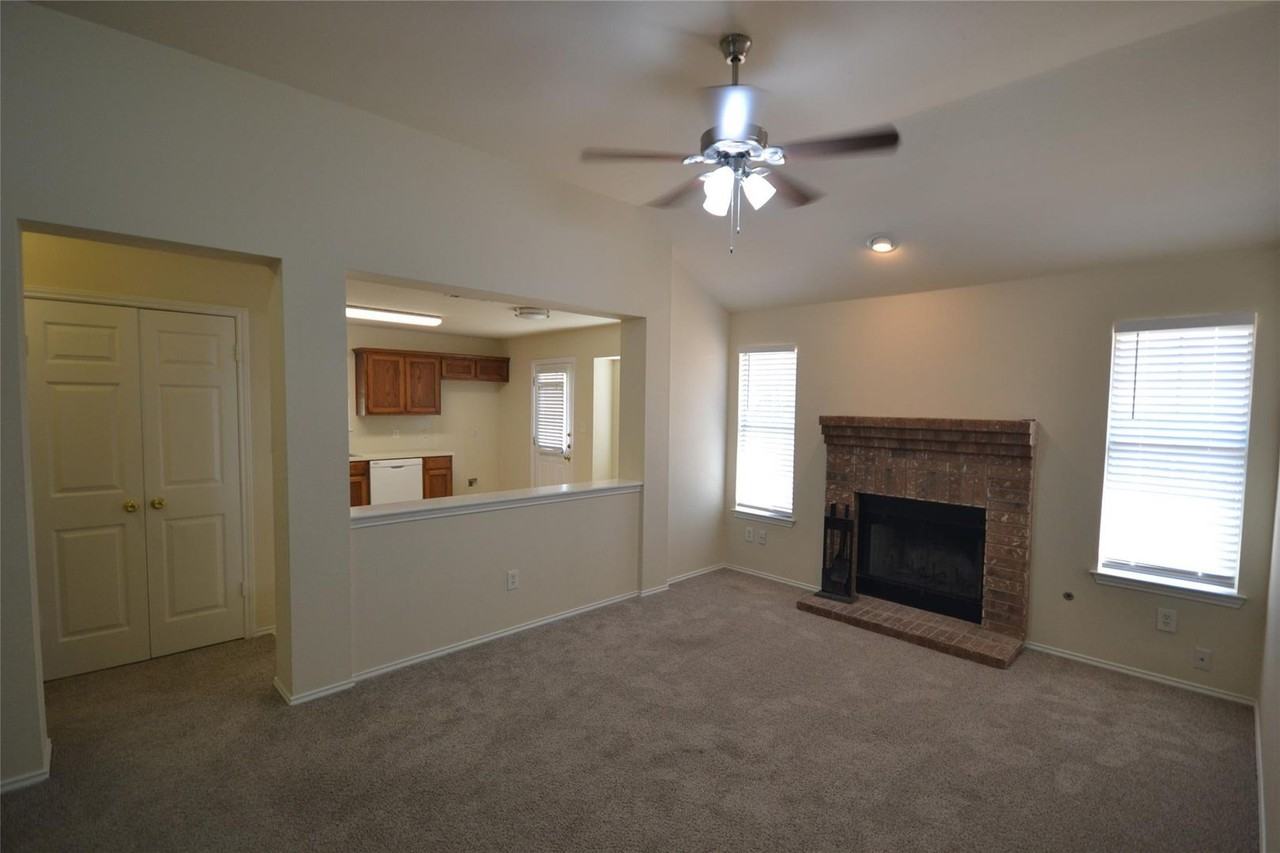 718 Meadow View Dr - Photo 7 of 18
