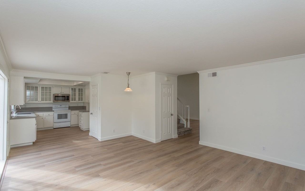 7960 Represa Cir - Photo 7 of 36