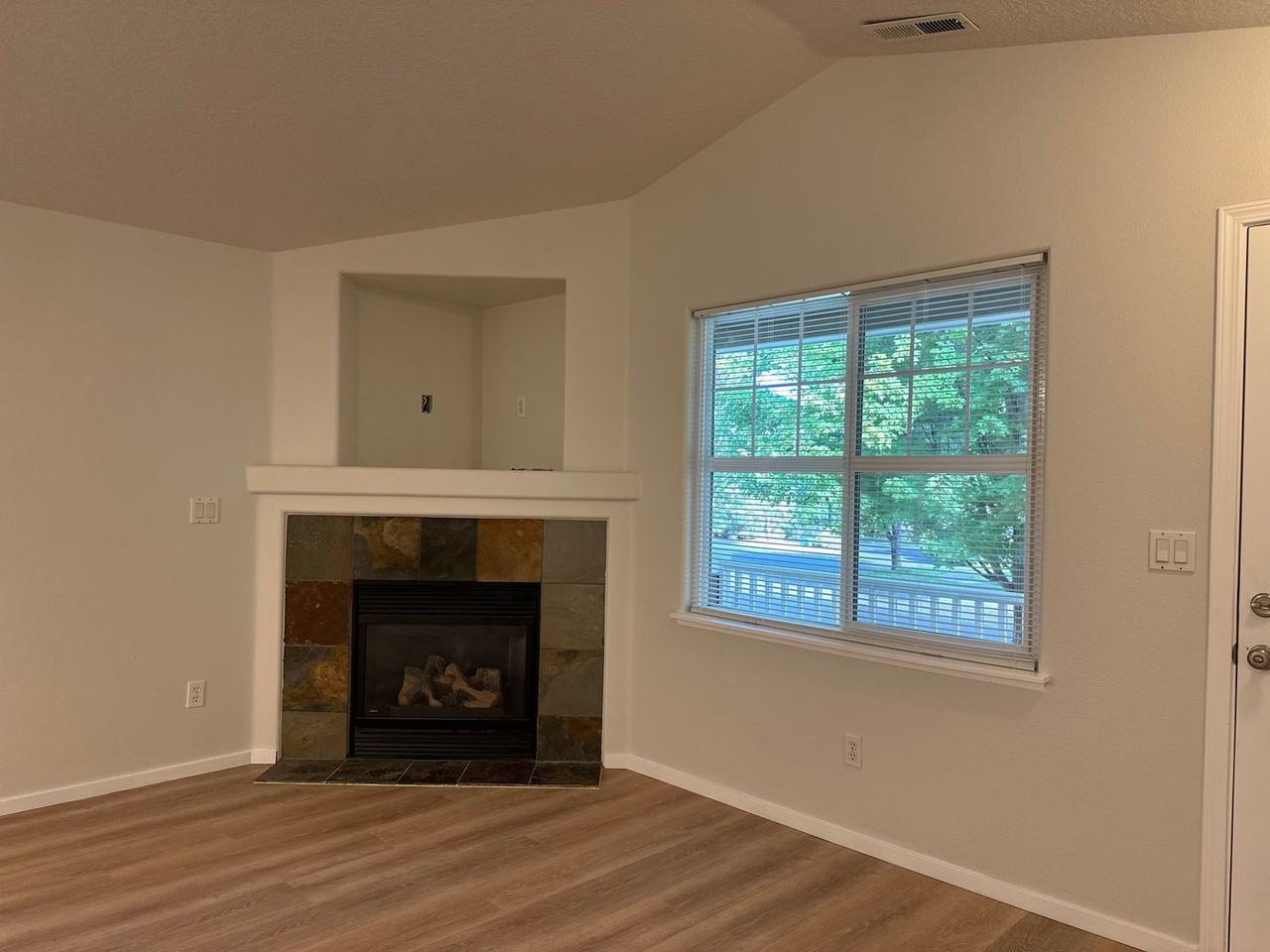 61093 Larkspur Loop - Photo 5 of 24