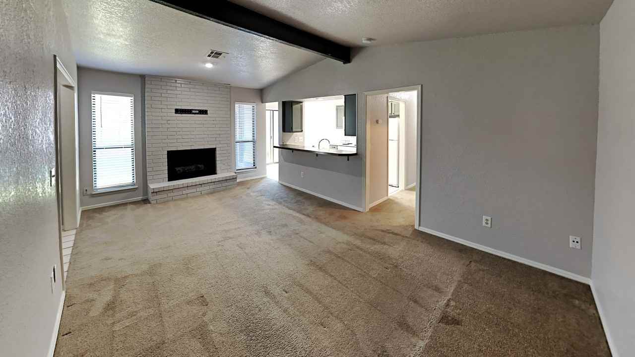 1012 Dustin Dr - Photo 3 of 14