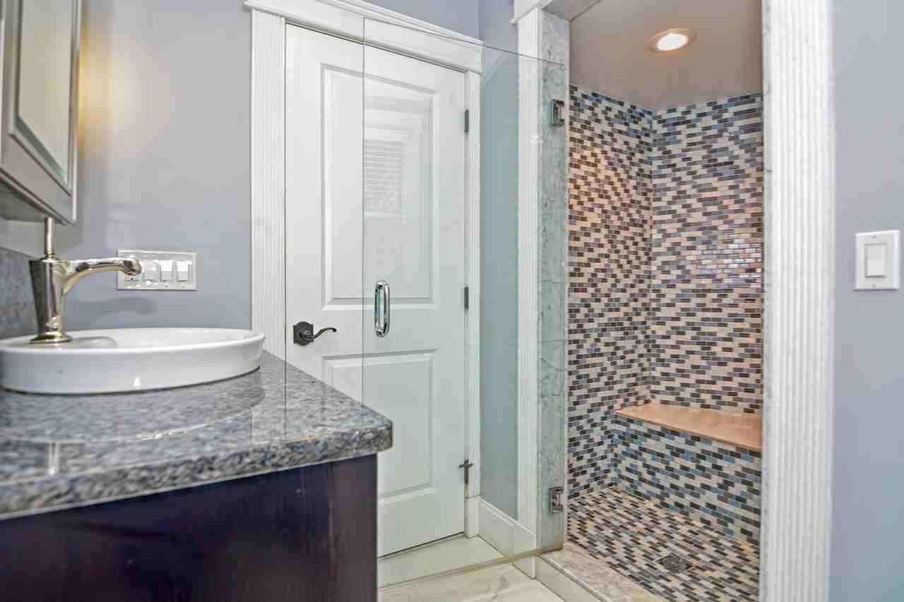 91 University Rd - Photo 2 of 39