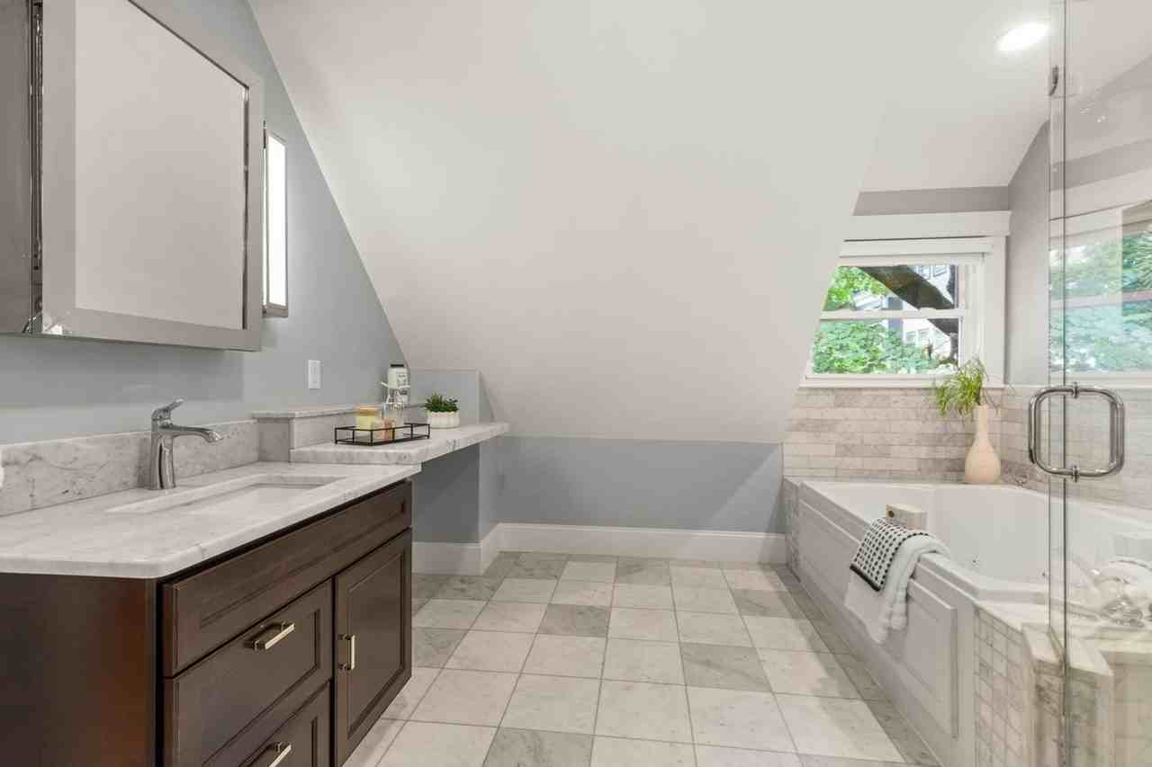 91 University Rd - Photo 7 of 39