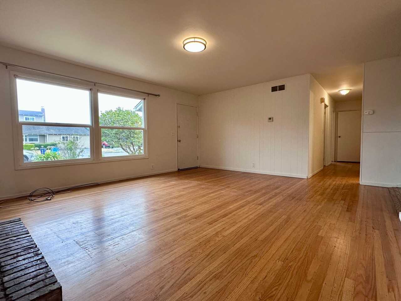 1017 Lewis Ave - Photo 3 of 17