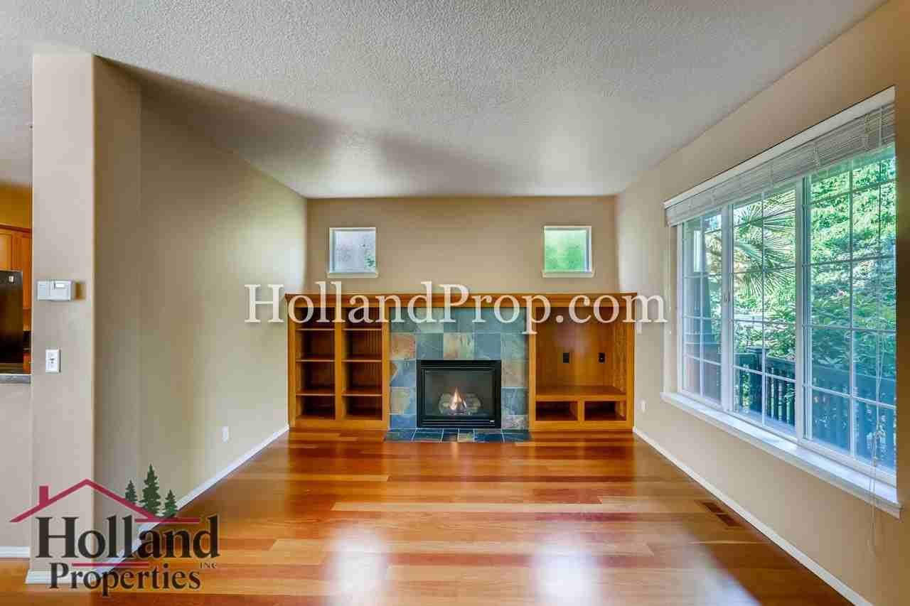 1120 Se 11th Ave - Photo 4 of 26