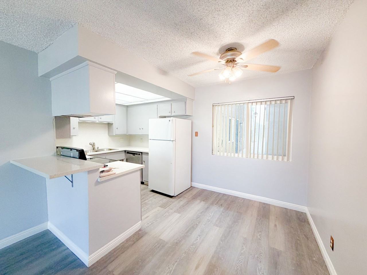 900 Kincaid Ave - Photo 2 of 21