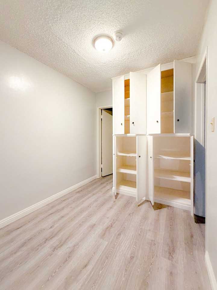 900 Kincaid Ave - Photo 4 of 21