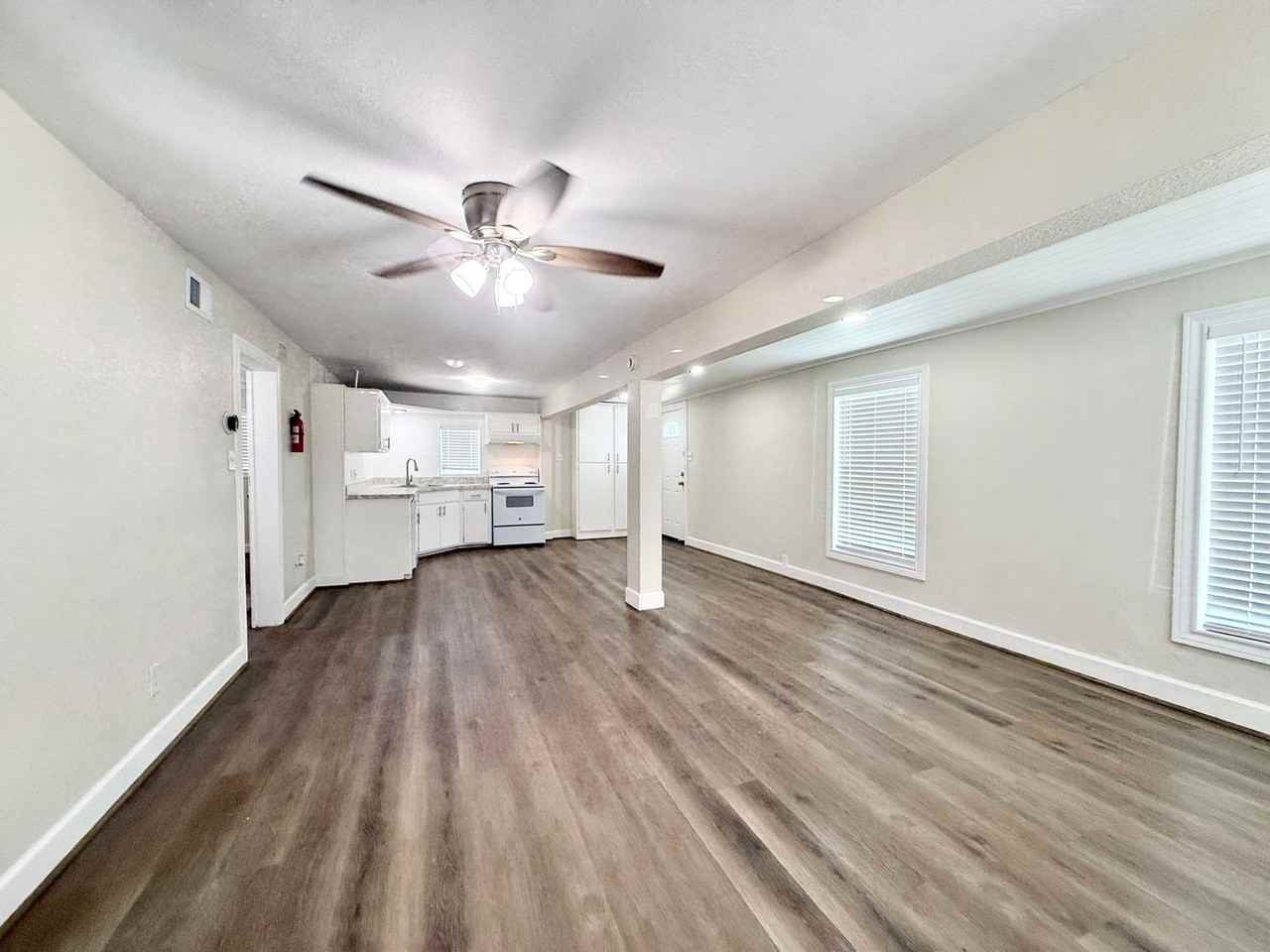 414 Murex St - Photo 2 of 17