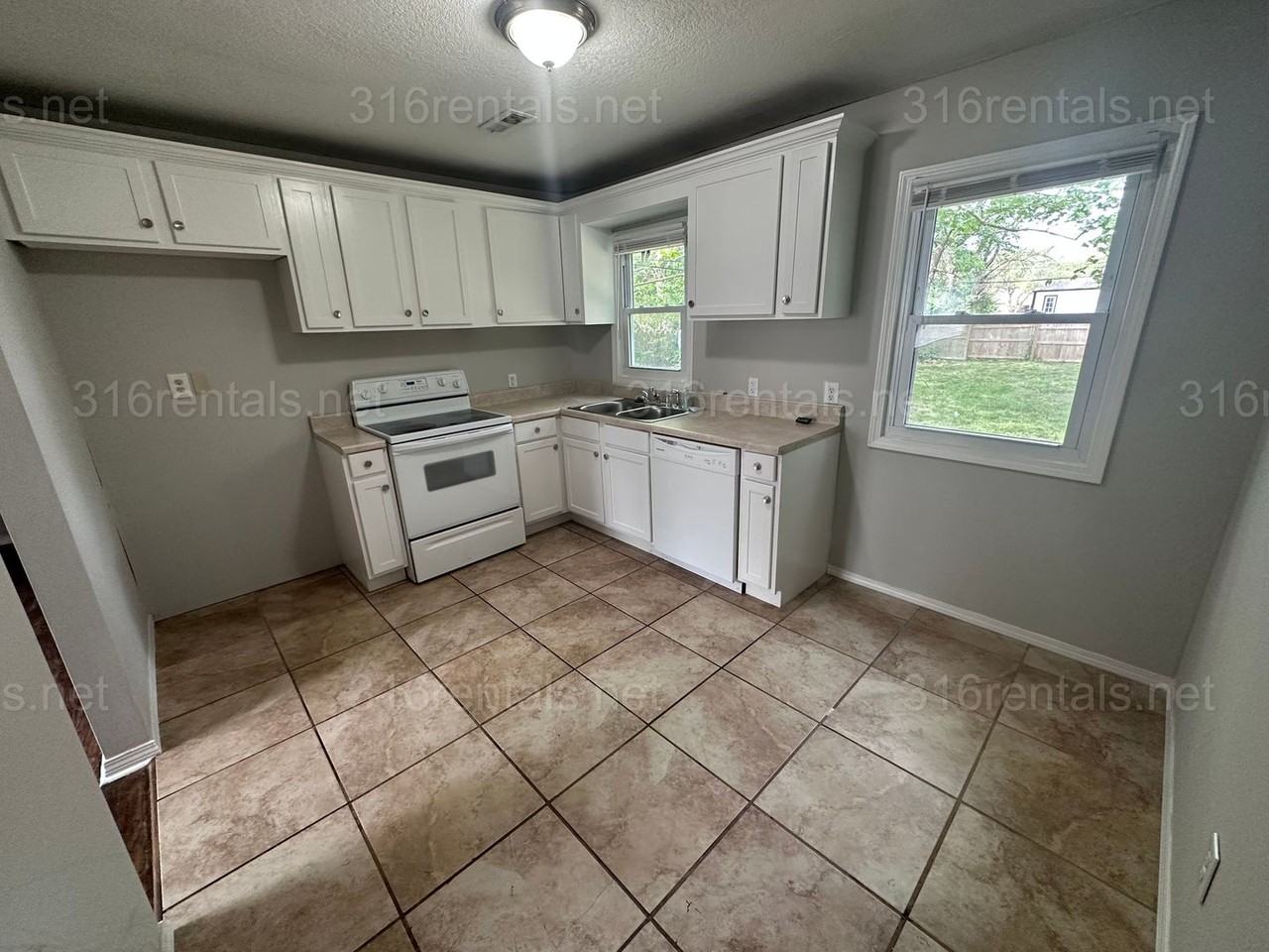 1239 N Dellrose Ave - Photo 2 of 7