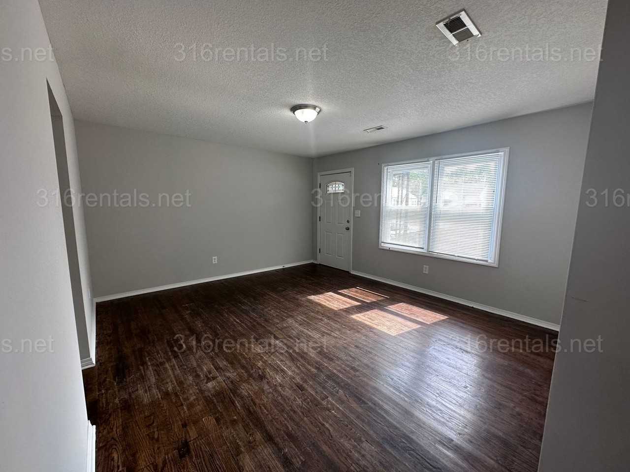 1239 N Dellrose Ave - Photo 3 of 7