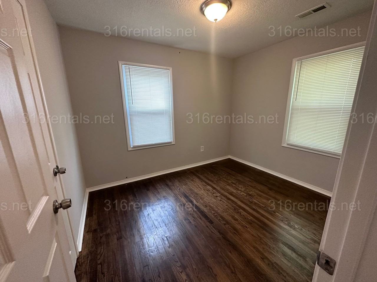1239 N Dellrose Ave - Photo 5 of 7