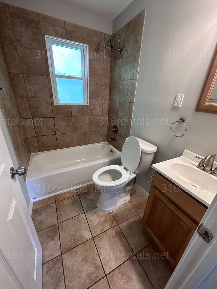 1239 N Dellrose Ave - Photo 6 of 7
