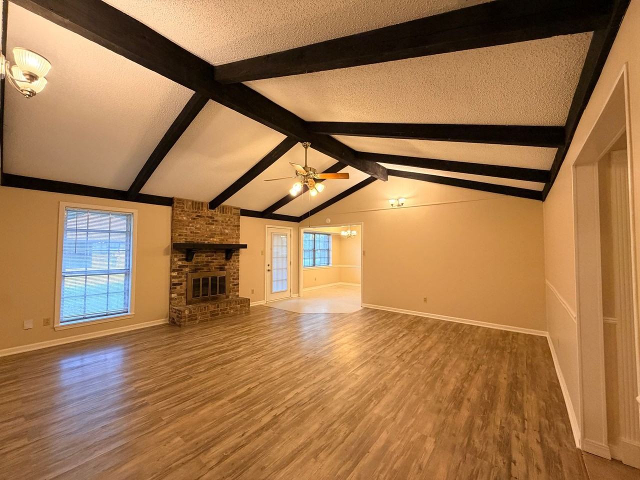 9103 Dogwood Trl - Photo 5 of 33