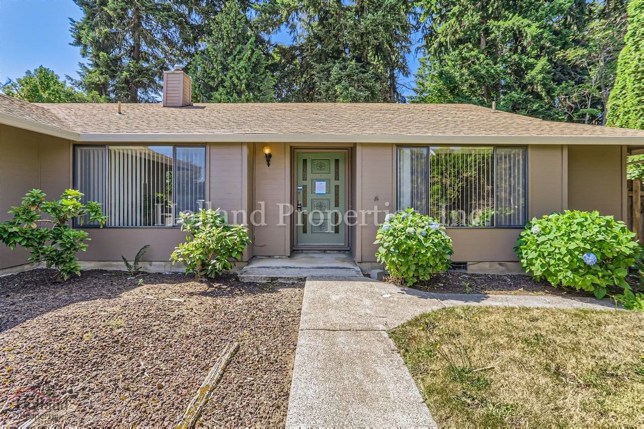1005 Sw 192nd Ct - Photo 2 of 18