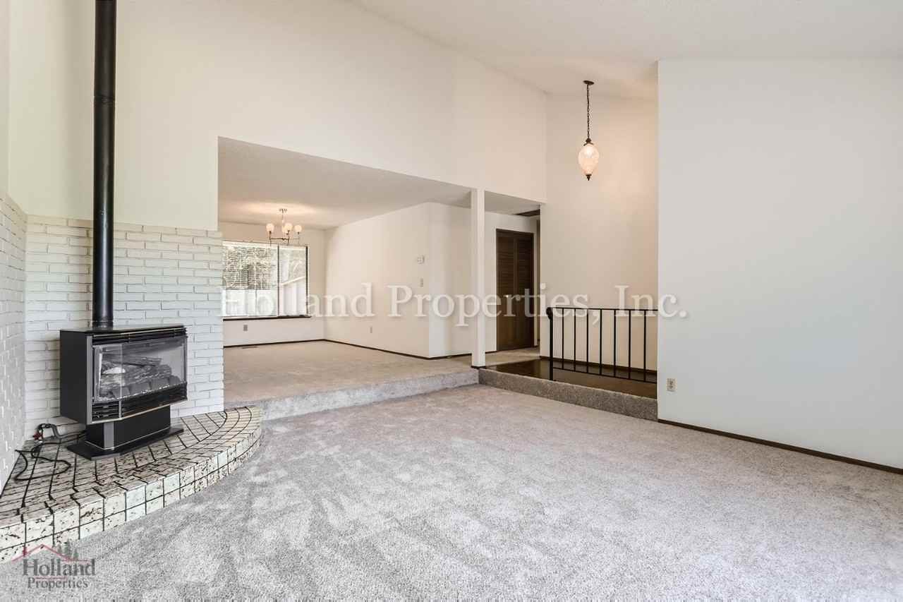 1005 Sw 192nd Ct - Photo 4 of 18