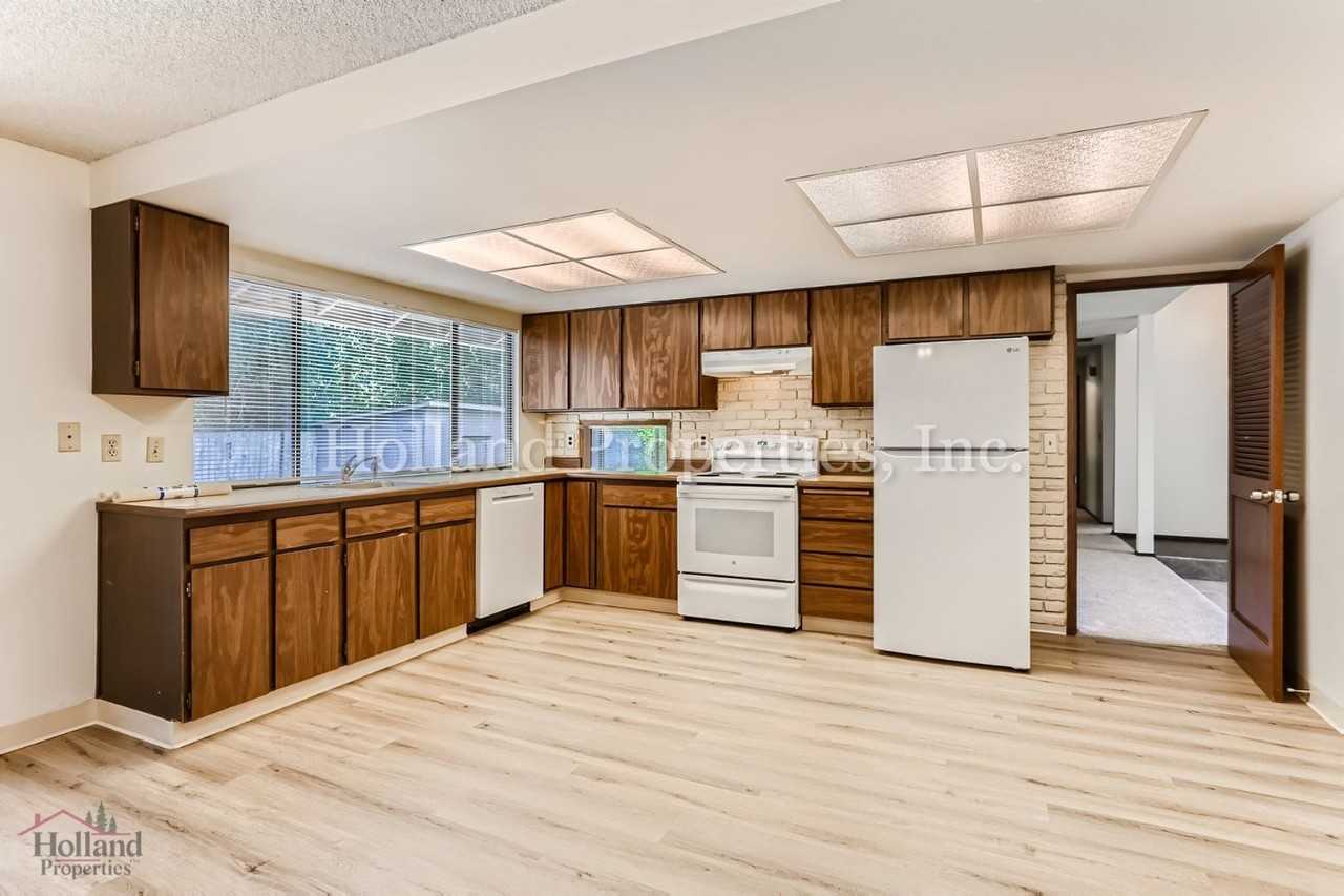 1005 Sw 192nd Ct - Photo 6 of 18