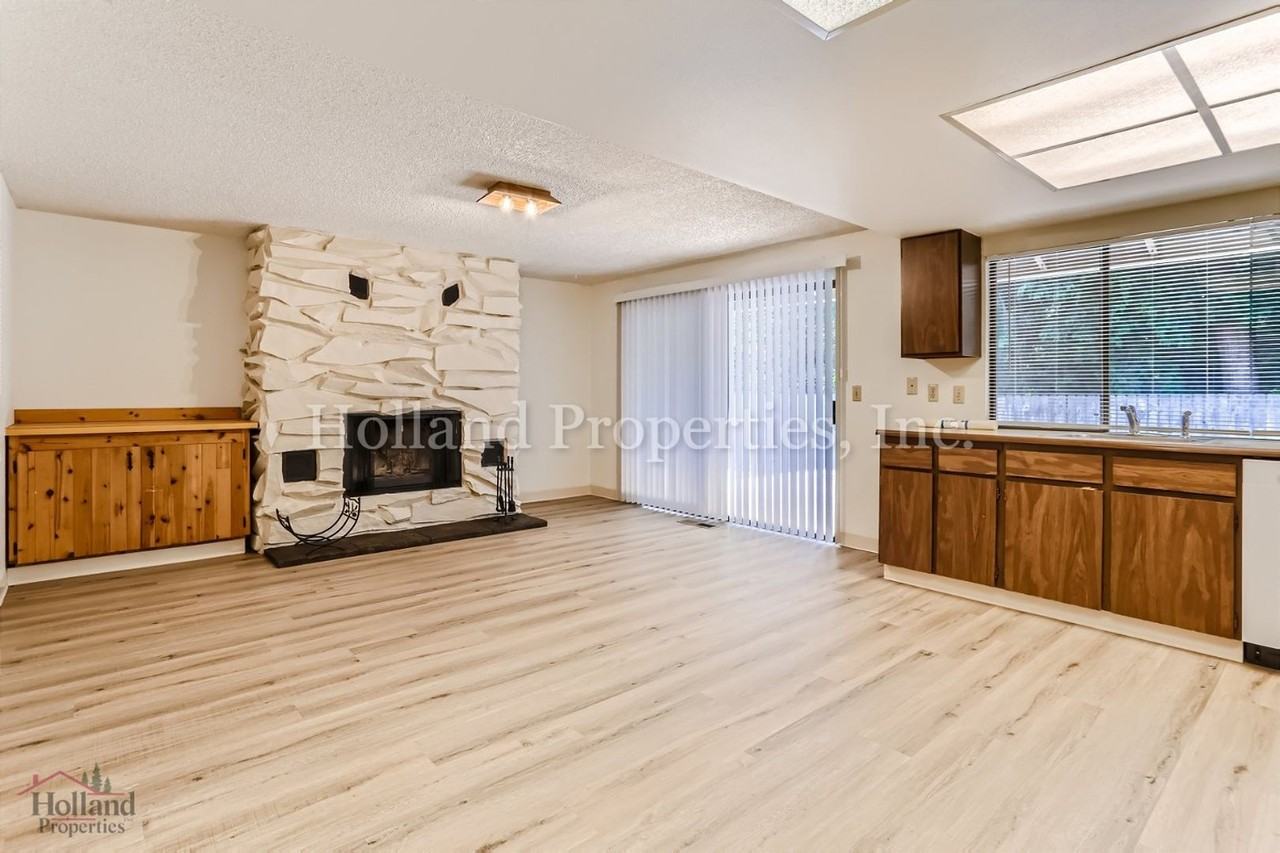1005 Sw 192nd Ct - Photo 7 of 18