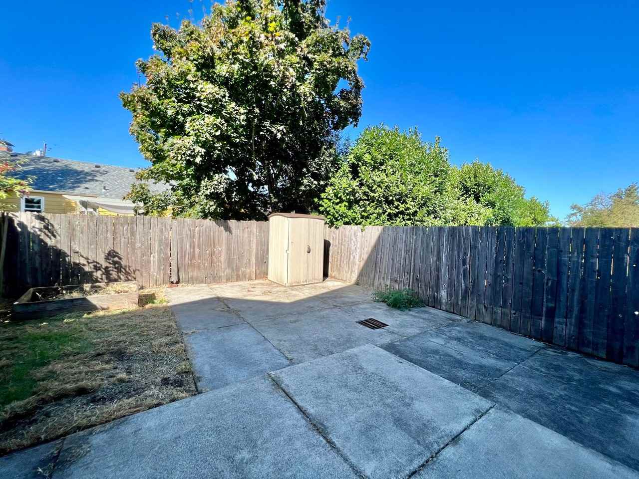 6113 Ne 8th Ave - Photo 2 of 23