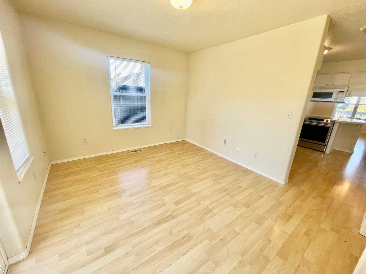 6113 Ne 8th Ave - Photo 4 of 23