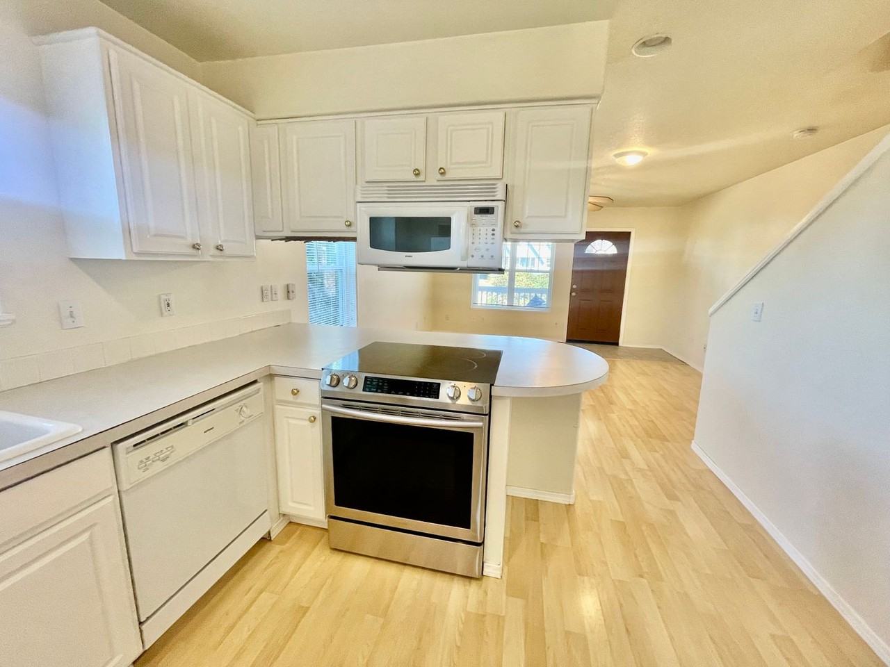 6113 Ne 8th Ave - Photo 6 of 23