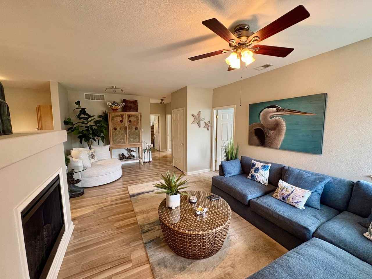 22580 E Ontario Dr - Photo 4 of 33