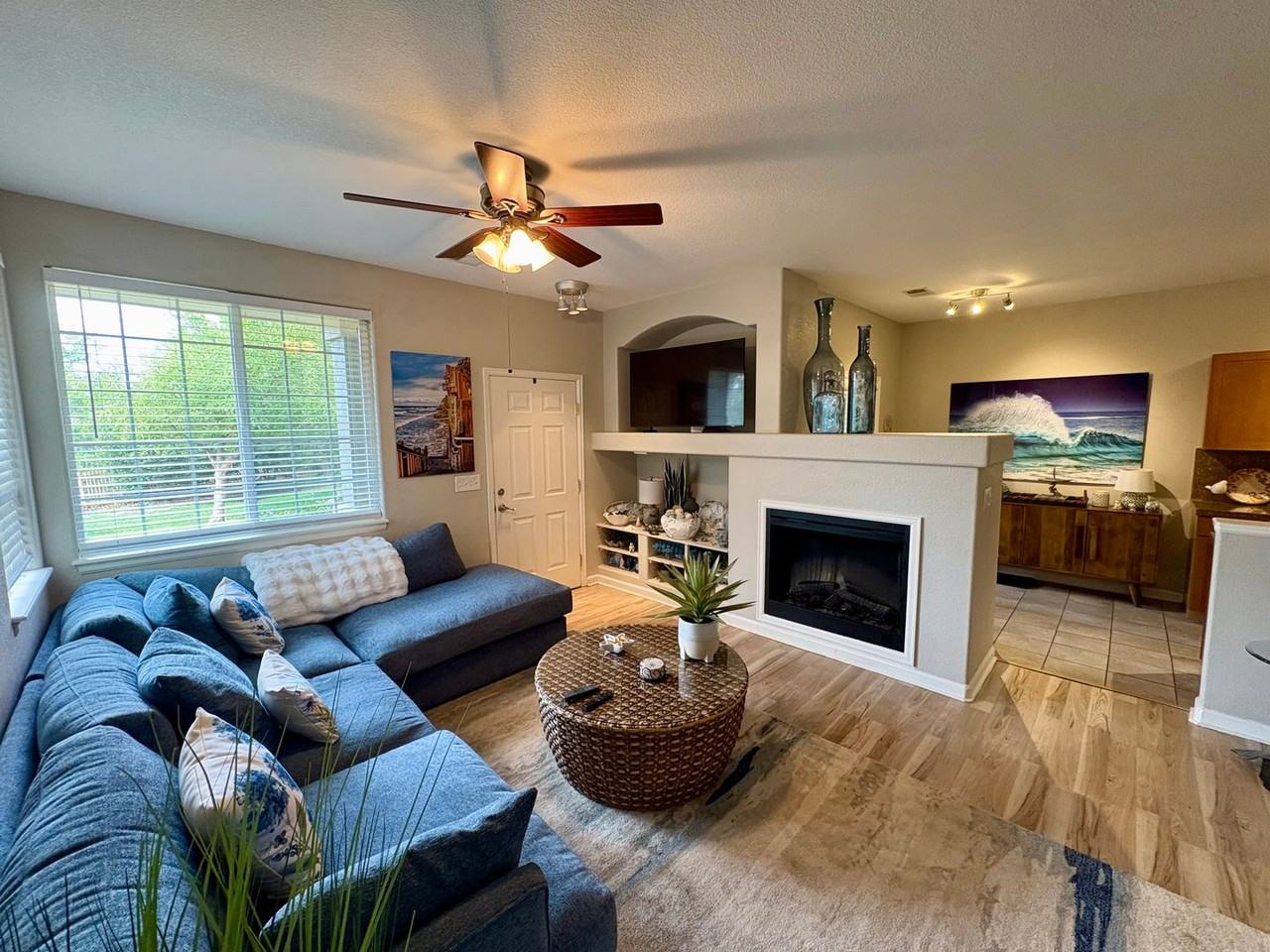 22580 E Ontario Dr - Photo 5 of 33