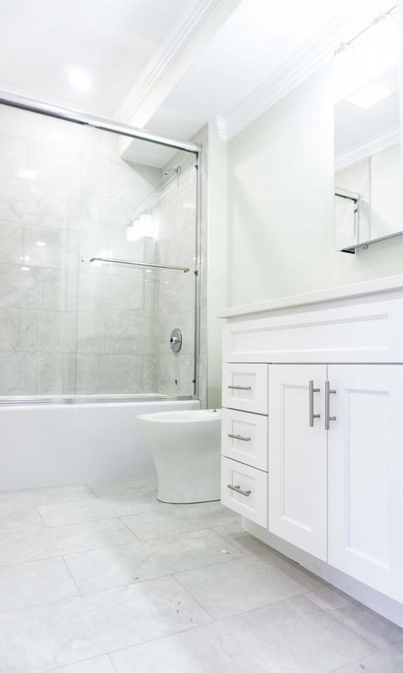 2025 Commonwealth Ave - Photo 3 of 5