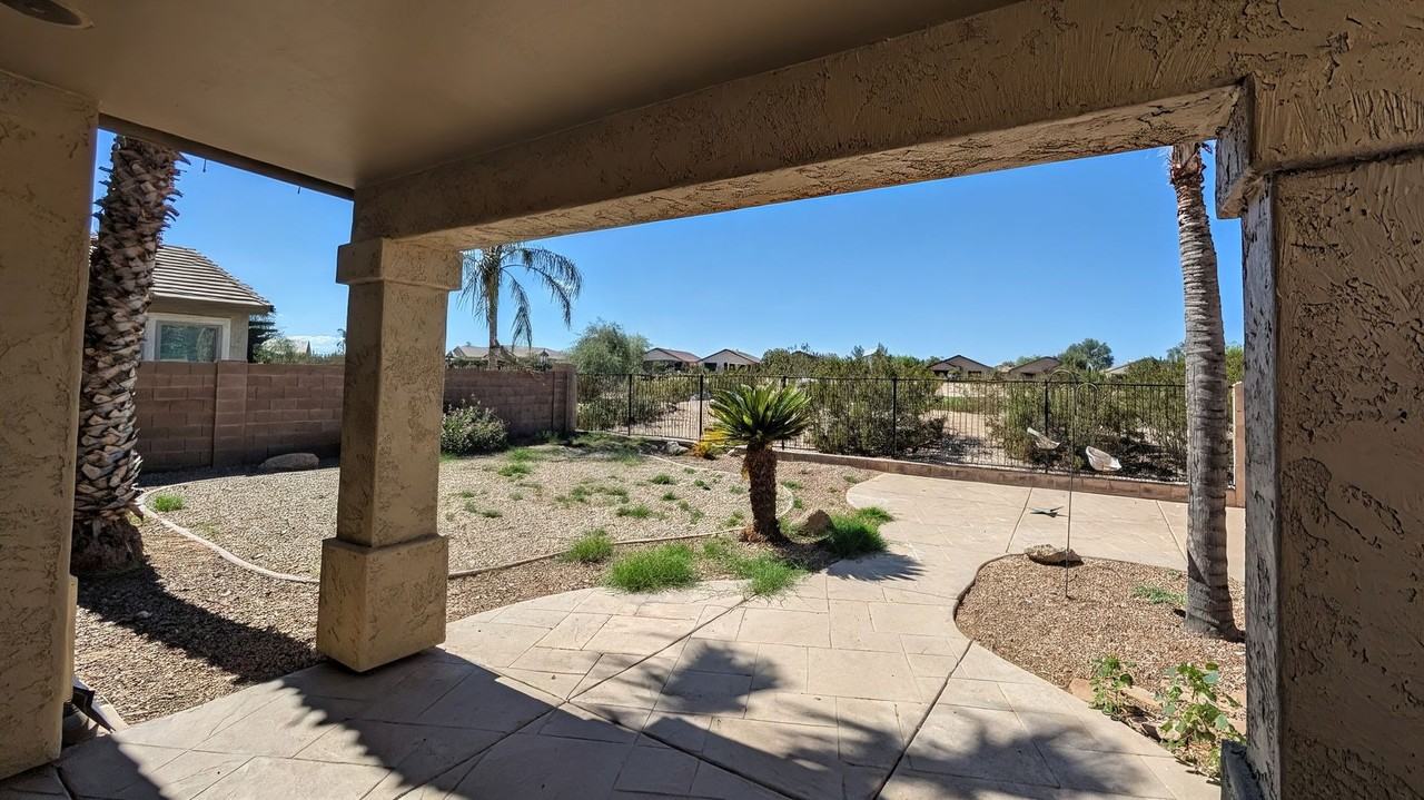 29810 N Little Leaf Dr - Photo 2 of 19