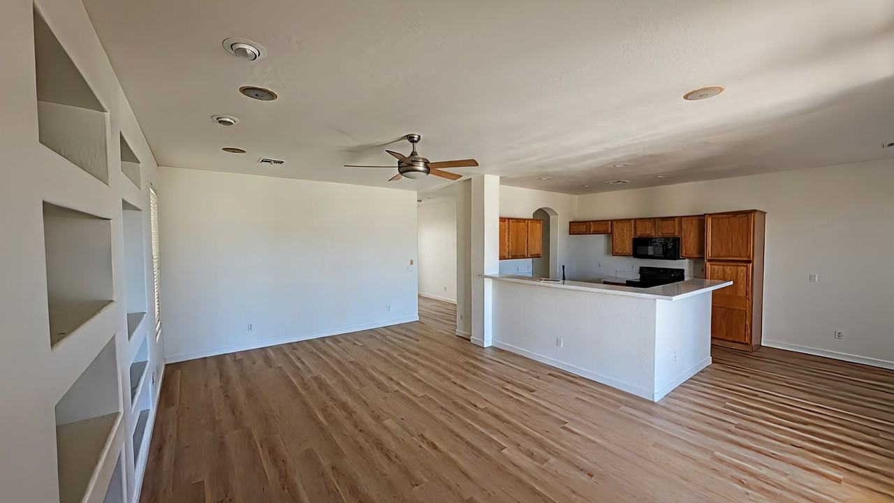 29810 N Little Leaf Dr - Photo 7 of 19