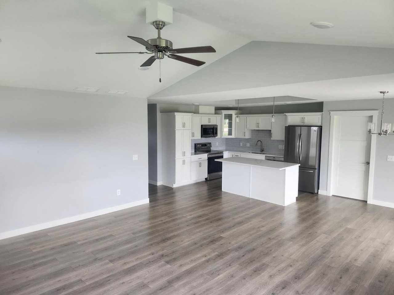 1581 Keanan Ln - Photo 4 of 24