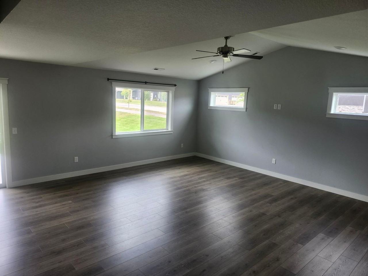 1581 Keanan Ln - Photo 6 of 24