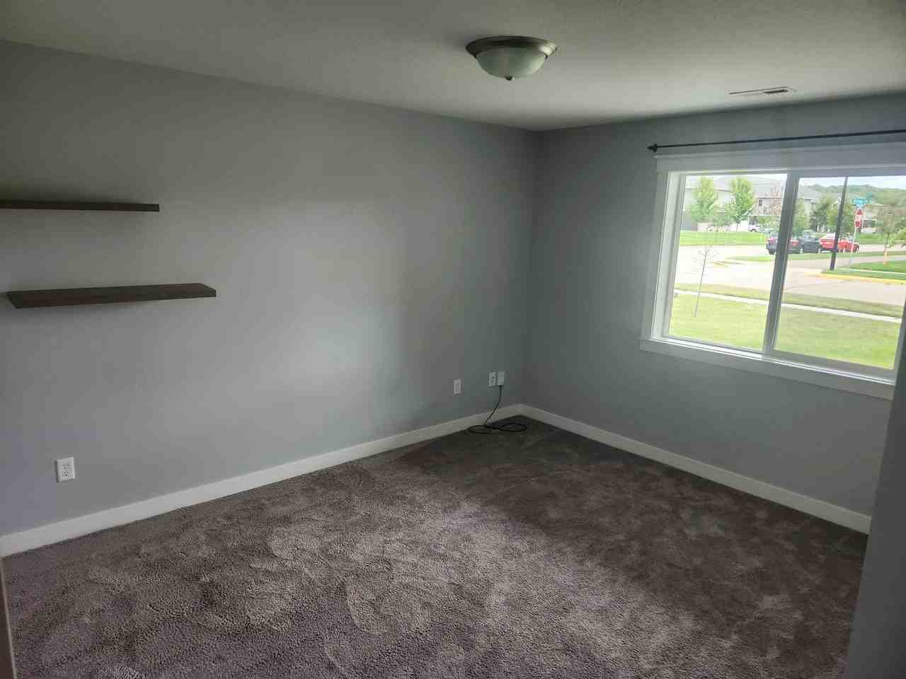 1581 Keanan Ln - Photo 7 of 24