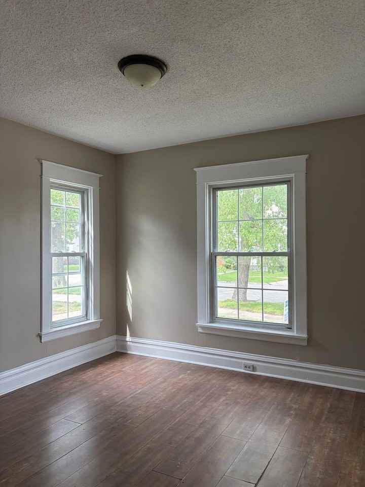 54 E 19th St - Photo 3 of 10