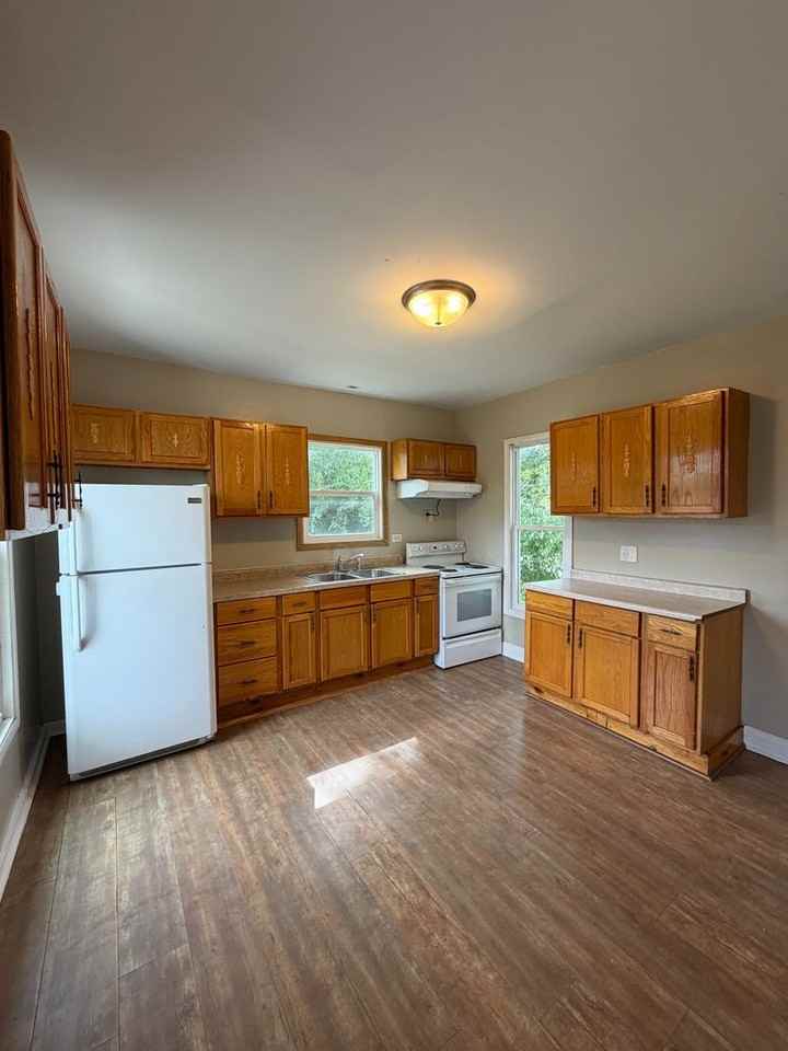 54 E 19th St - Photo 6 of 10