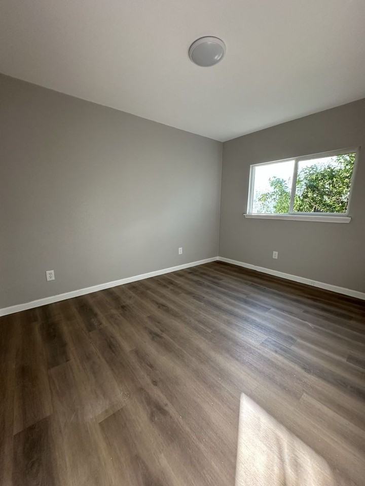 7127 Howerington Cir - Photo 6 of 9