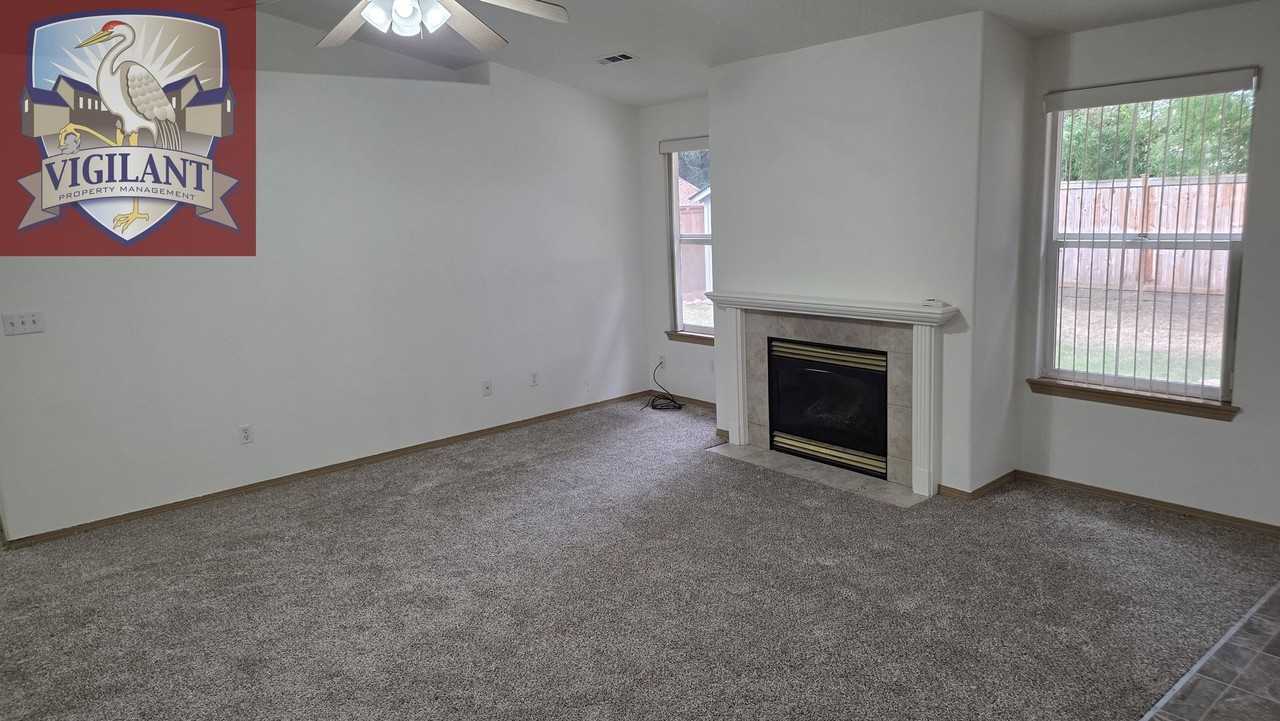 16009 Ne 93rd St - Photo 5 of 8