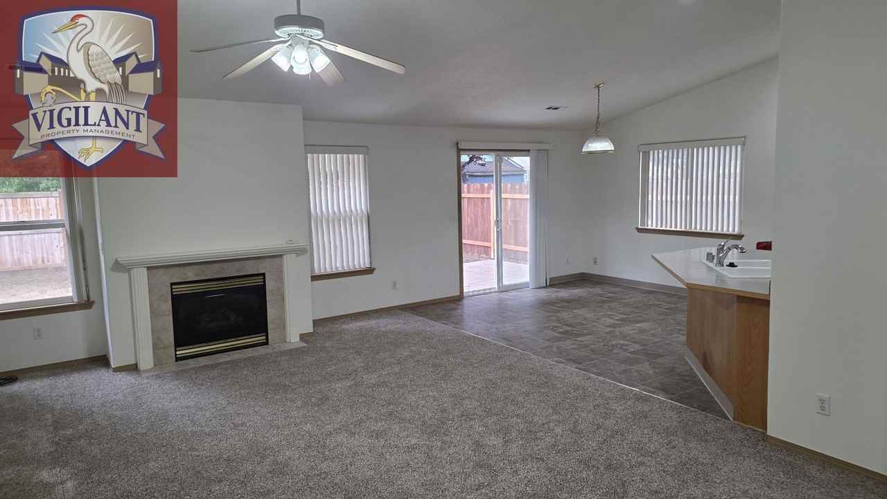 16009 Ne 93rd St - Photo 6 of 8