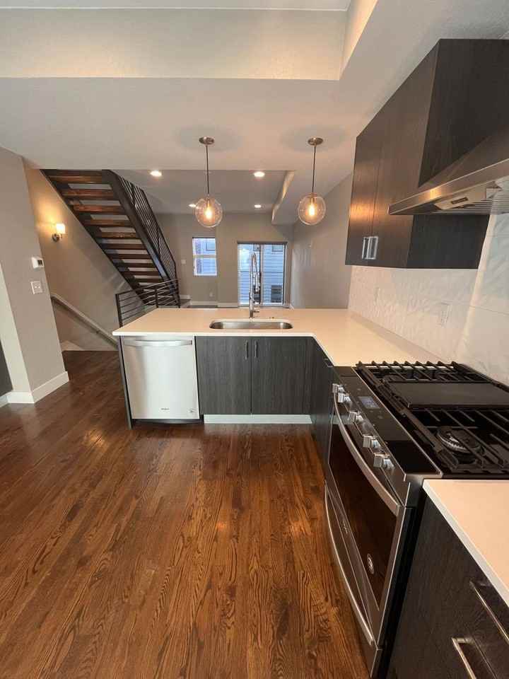 2858 Hazel Ct - Photo 4 of 30