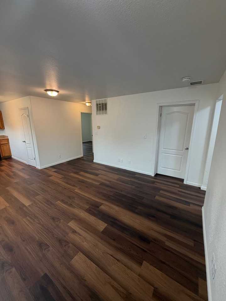 Hill Top Apartments - Photo 2 of 19