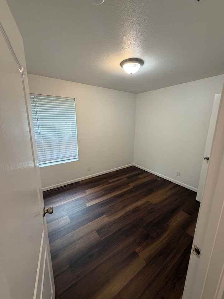 Hill Top Apartments - Photo 4 of 19