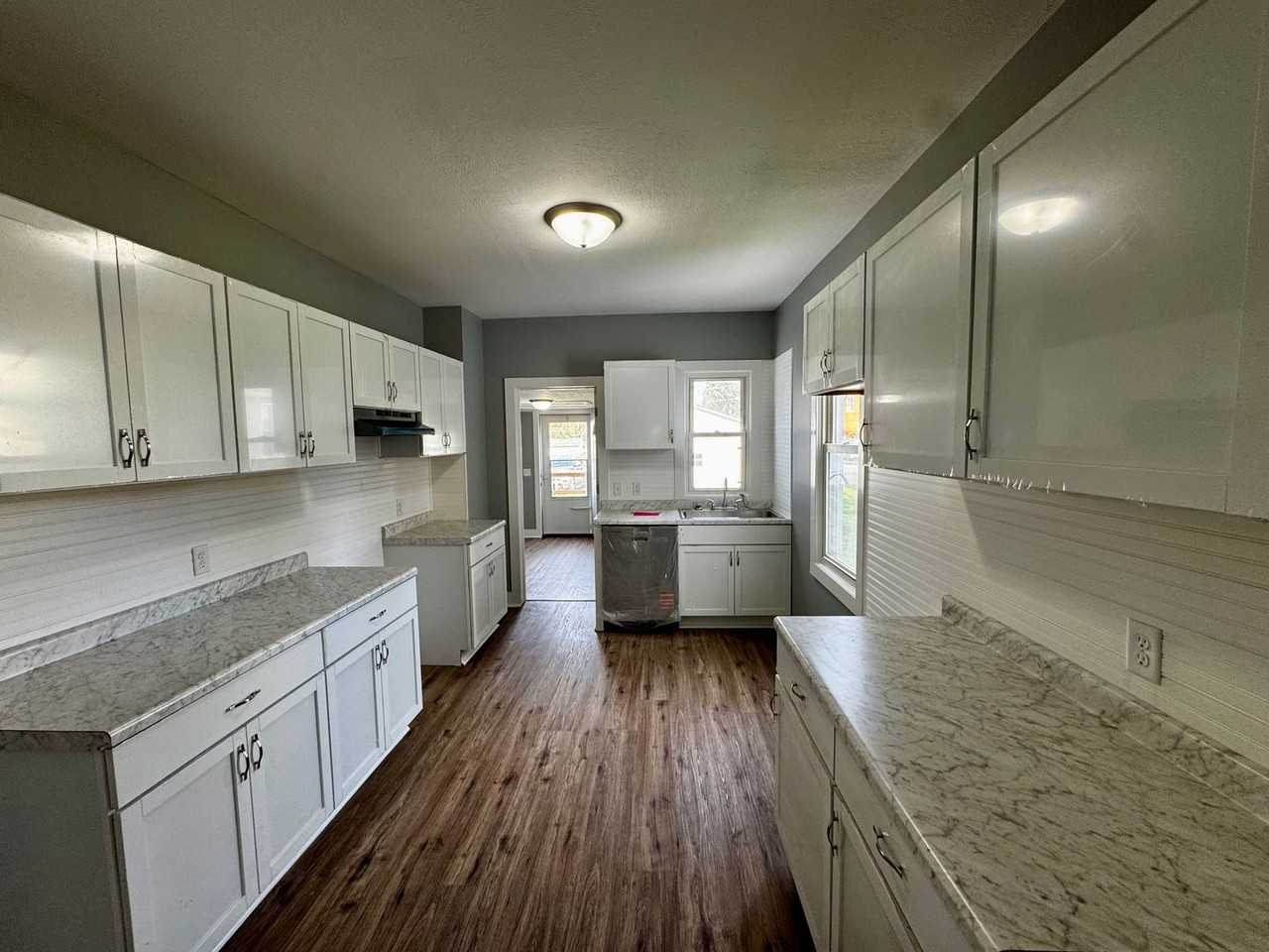 410 9th St - Photo 2 of 21