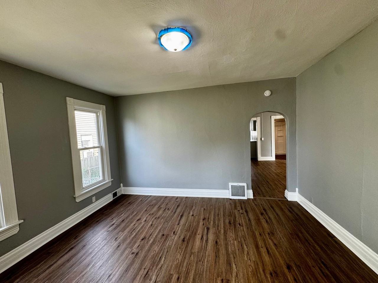 410 9th St - Photo 5 of 21