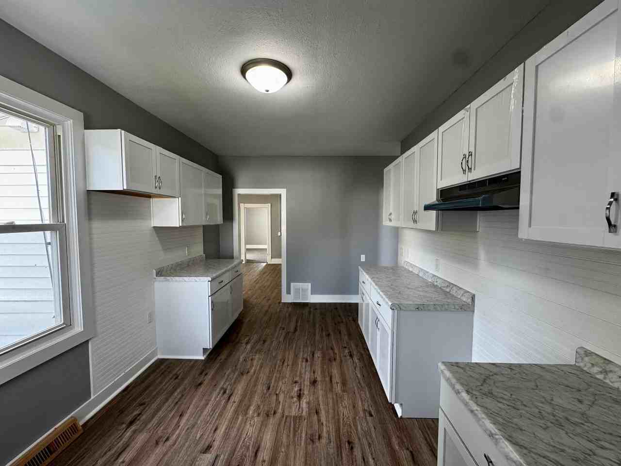 410 9th St - Photo 6 of 21