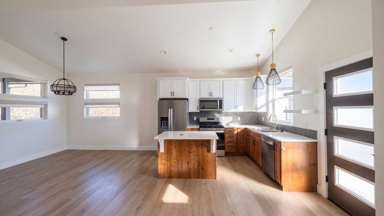 3040 Nellie Way - Photo 5 of 26